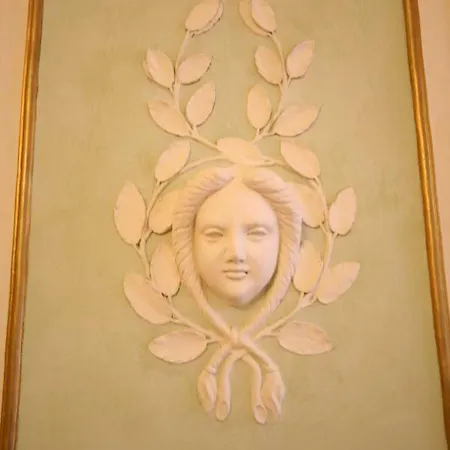 Palazzo De' Vecchi 3*