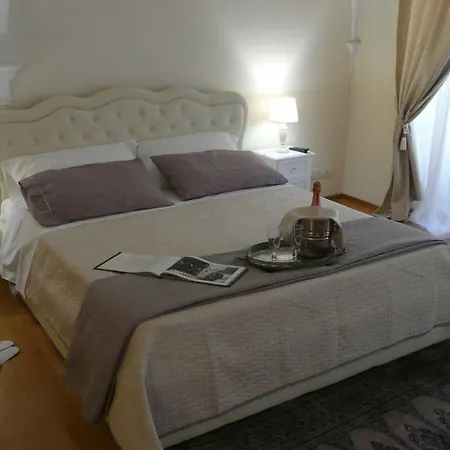 Palazzo De' Vecchi Bed and Breakfast